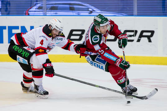 Malmö Redhawks Noah Welch jagar Frölundas Casey Wellman