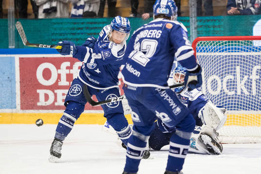 Leksands Daniel Bertov  i ishockeymatchen i SHL mellan