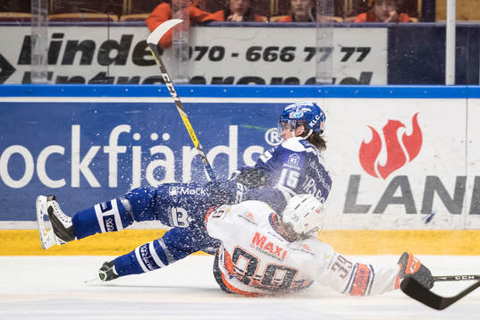 Leksands Johan Porsberger och Växjös Calle Rosén  i