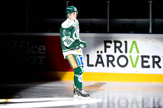 Färjestads Joel Eriksson Ek precis innan ishockeymatchen i