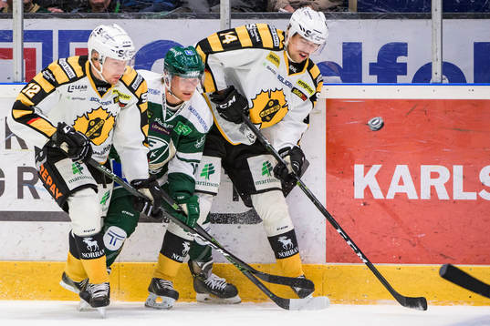 Skellefteås Adam Pettersson Färjestads Marcus Nilsson och