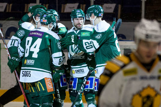 Färjestads Jonas Holös gör 4-0 och Joel Eriksson Ek