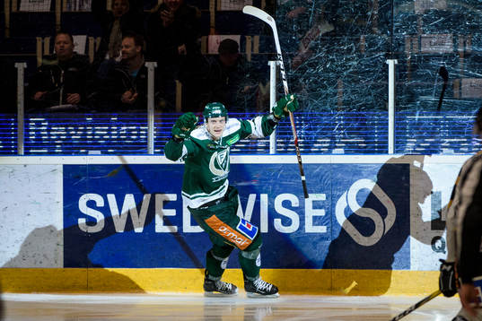 Färjestads Johan Ryno jublar