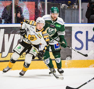 Skellefteås Tim Söderlund och Färjestads Mikael Wikstrand