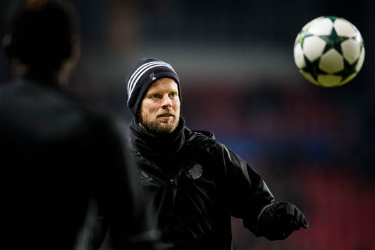 FC Köpenhamns Mikael Antonsson värmer upp