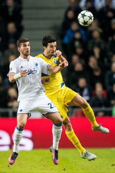 FC Köpenhamns Andrija Pavlovic och Portos Alex Telles