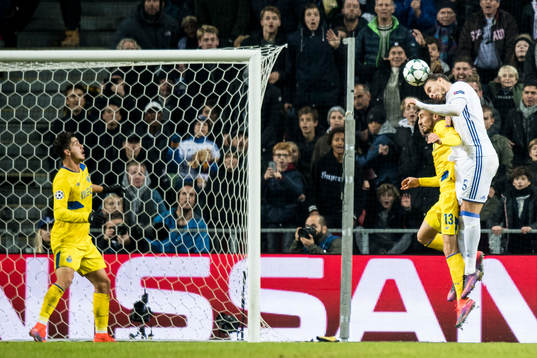 FC Köpenhamns Erik Johansson med målchans