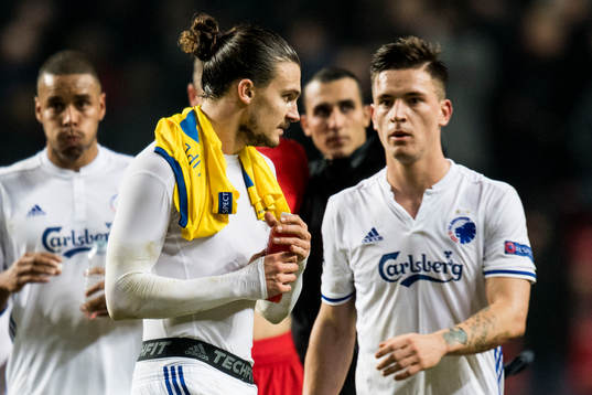 FC Köpenhamns Erik Johansson och Benjamin Verbic deppar