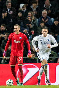 FC Köpenhamns målvakt Robin Olsen och Erik Johansson