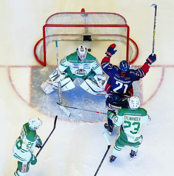 Linköpings Emil Sylvegård jublar vid mål 3-2 av