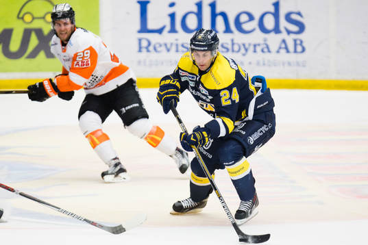 s Erik Christensen med pucken
