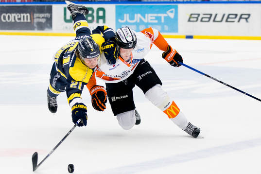 s Mattias Tedenby mot Karlskronas Henrik Nilsson