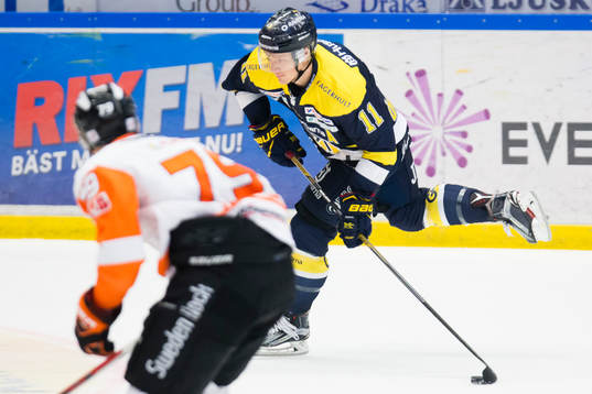 s Simon Önerud skjuter