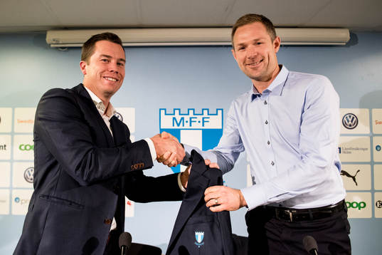 Sportchef Daniel Andersson lämnar över tränarkavajen och