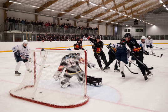 Jonstorp gör 2-3 bakom Åstorps målvakt Niklas Oden