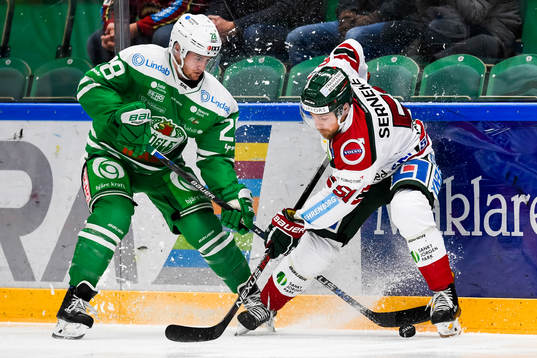 Rögles Cade Fairchild och Frölundas Mats Rosseli Olsen