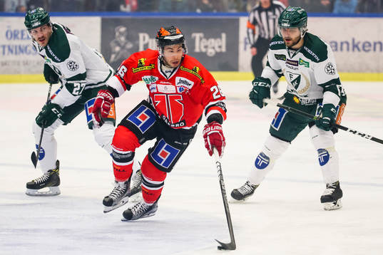 Örebros Greg Squires