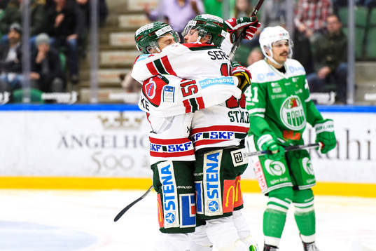 Frölundas Mats Rosseli Olsen och Sebastian Stålberg jublar
