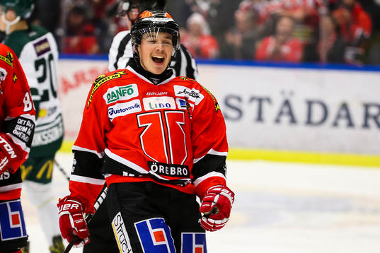 Örebros Joel Mustonen jublar