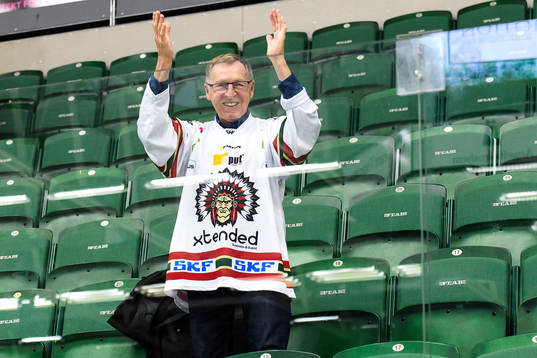 En glad Frölunda supporter