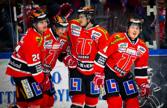Örebros Joel Mustonen jublar
