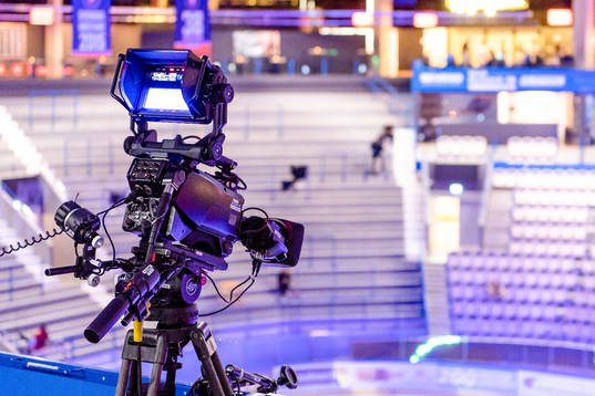 TV kamera före ishockeymatchen i SHL mellan Växjö och