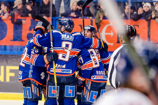 Växjös spelare jublar