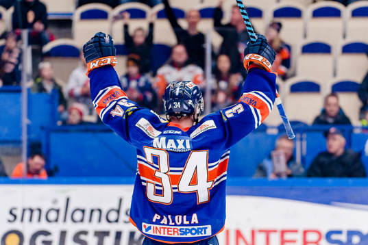 Växjös Olli Palola jublar