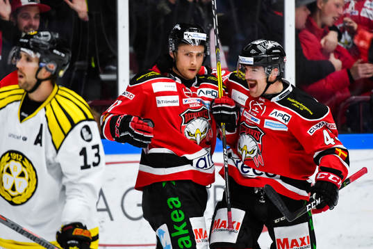 Malmö Redhawks Ilari Filppula och Nichlas Hardt jublar