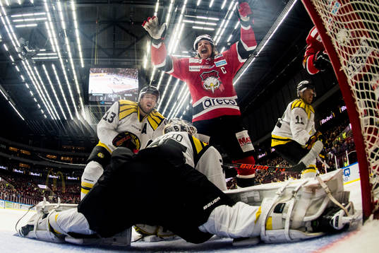 Malmö Redhawks Andreas Thuresson jublar