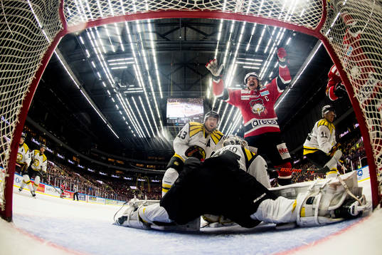 Malmö Redhawks Andreas Thuresson jublar