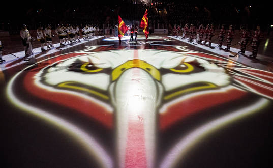 Malmö Redhawks klubbmärke på isen