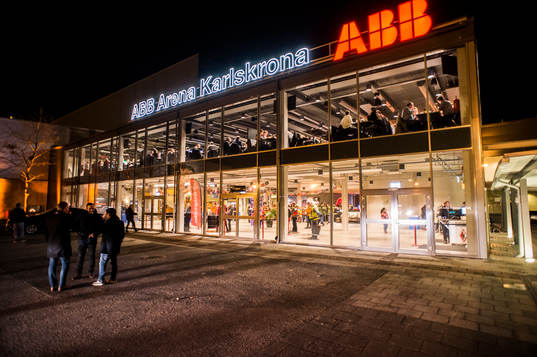 Exteriört ABB arena Rosenholm innan ishockeymatchen i SHL