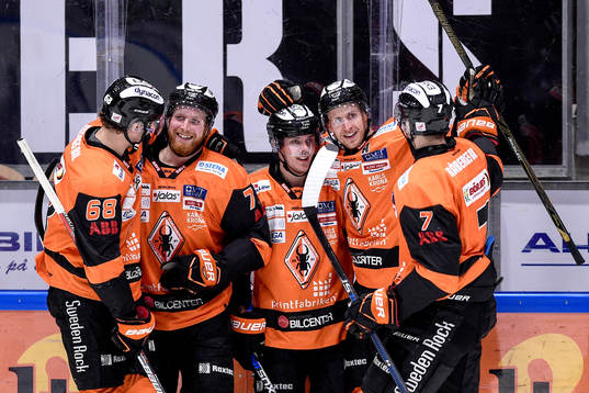 Karlskronas Alexander Bergström jublar