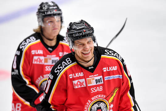 Luleås Ilari Melart jublar