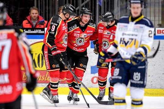 Luleås +l59+får hjälp av isen