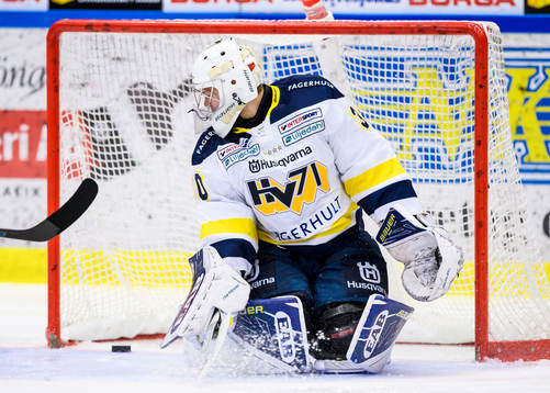 s målvakt Linus Söderström deppar