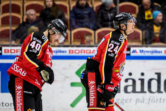 Luleås Kael Mouillierat (v) och Johan Harju (h) deppar