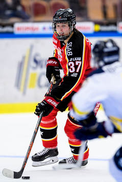 Luleås Isac Lundeström med pucken