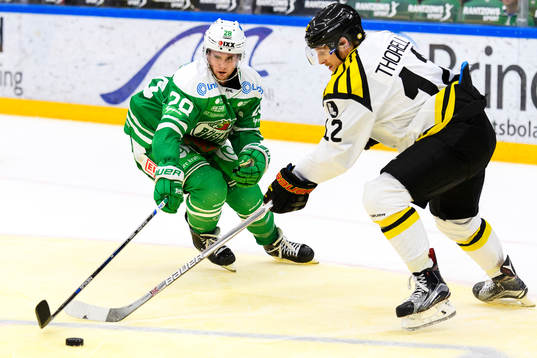Rögles Cade Fairchild mot Brynäs Gustaf Thorell