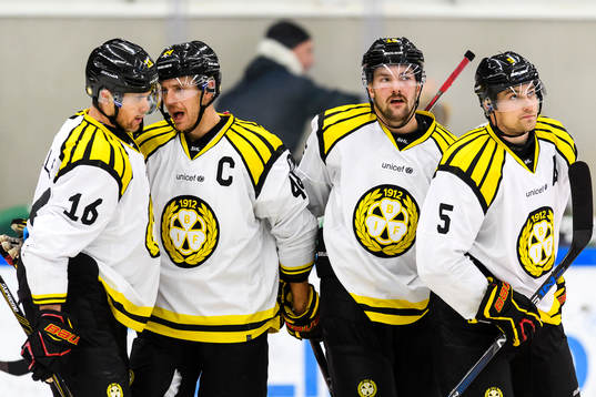 Brynäs spelare jublar