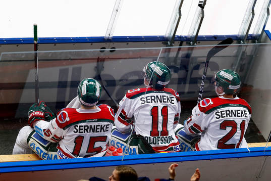 Tre spelare utvisade för Frölunda Matt Donovan , Victor
