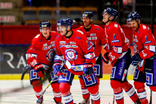 Linköpings Henrik Törnqvist jublar
