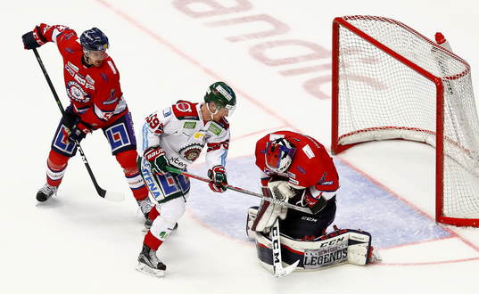 Linköpings Eddie Larsson, Frölundas Simon Hjalmarsson och