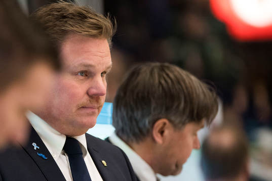 Färjestads Tränare Leif Carlsson deppar