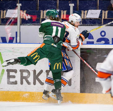 Färjestads Joakim Nygård och Växjös Adam Brodecki