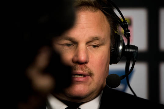 Färjestads Tränare Leif Carlsson blir intervjuad av cmore