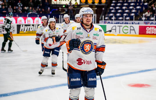 Växjös Pontus Netterberg jublar