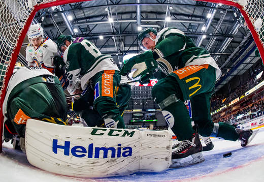Växjös Dennis Everberg och Färjestads Tomas Skogs och
