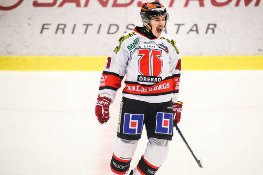 Örebros Joel Mustonen jublar